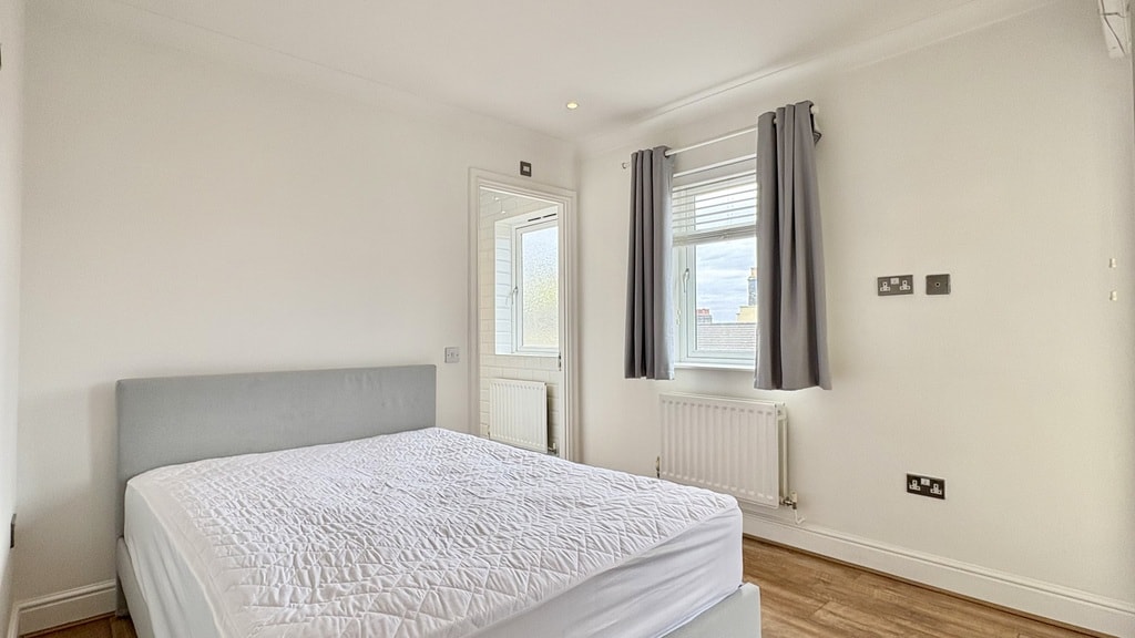 Vantage Mews, E14 9NY