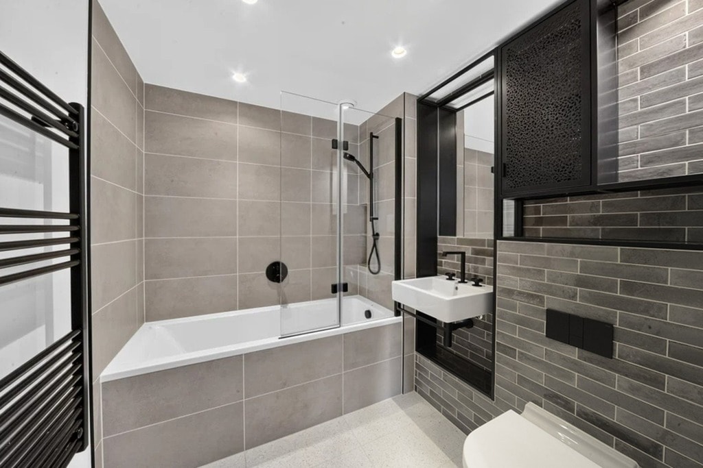 Hemlock Street, E14 0XY