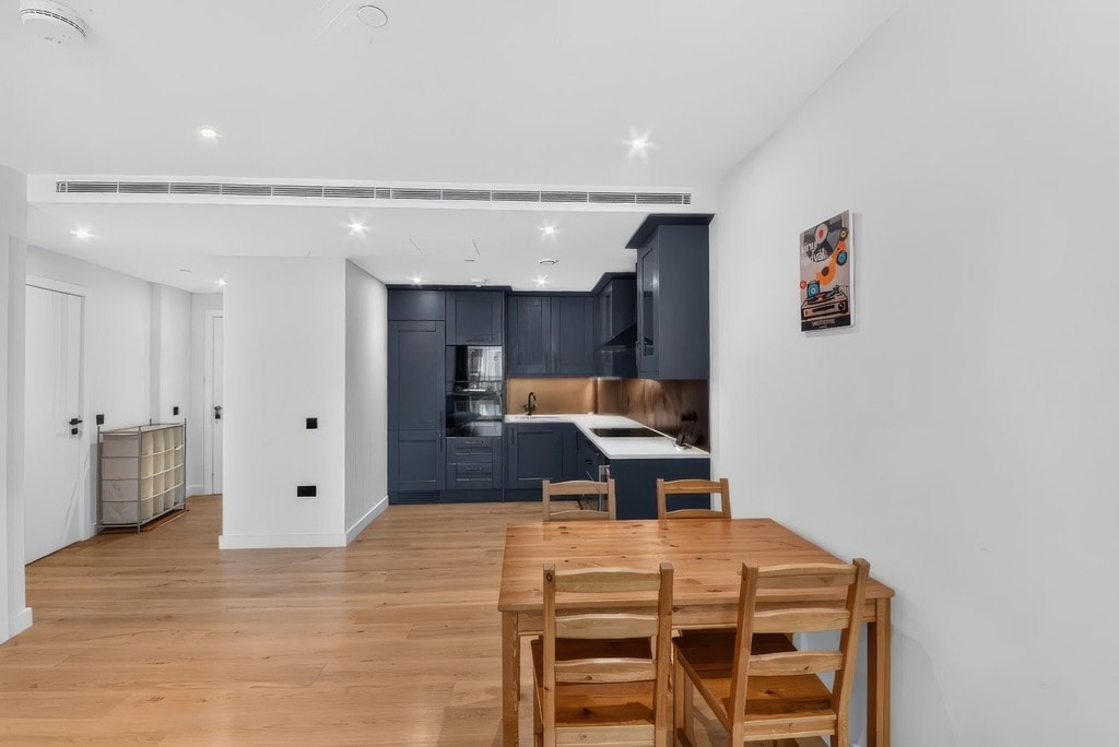 Emery Way, E1W 2AS
