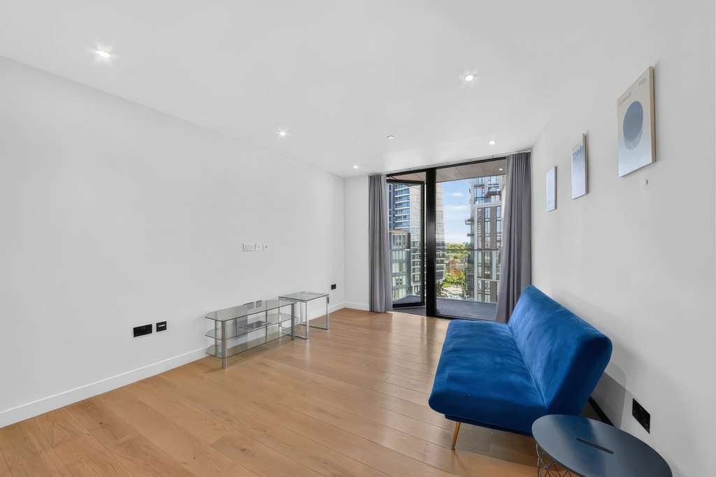 Emery Way, E1W 2AS