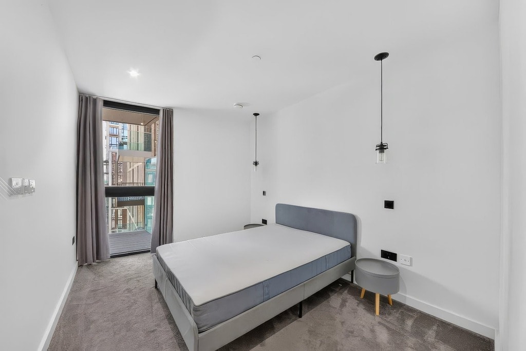 Emery Way, E1W 2AS