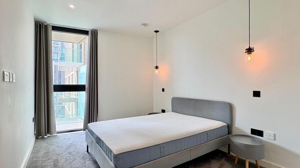 Emery Way, E1W 2AS