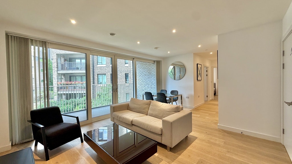 Walworth Square, SE17 1GA