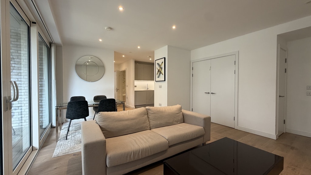 Walworth Square, SE17 1GA