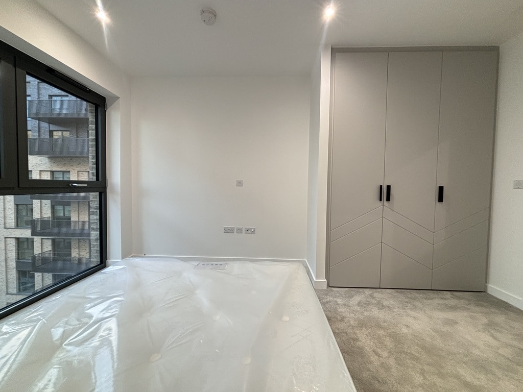 Anax Street, N4 2UE