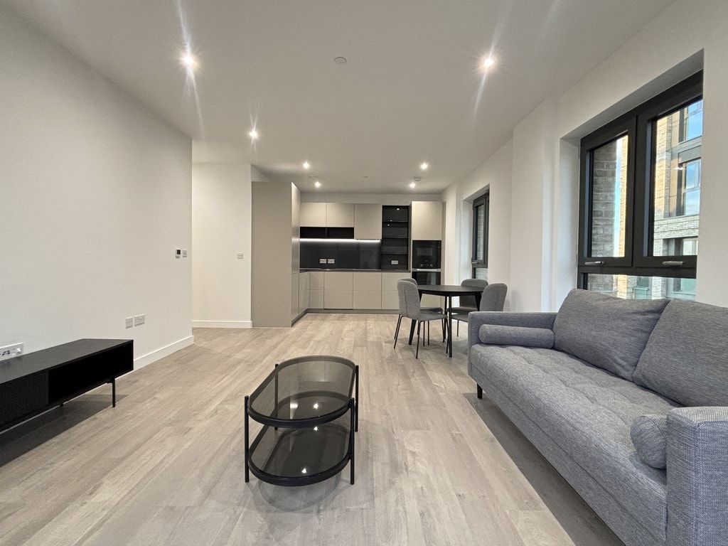 Anax Street, N4 2UE