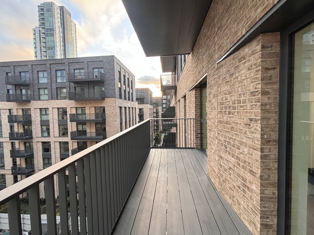 Anax Street, N4 2UE
