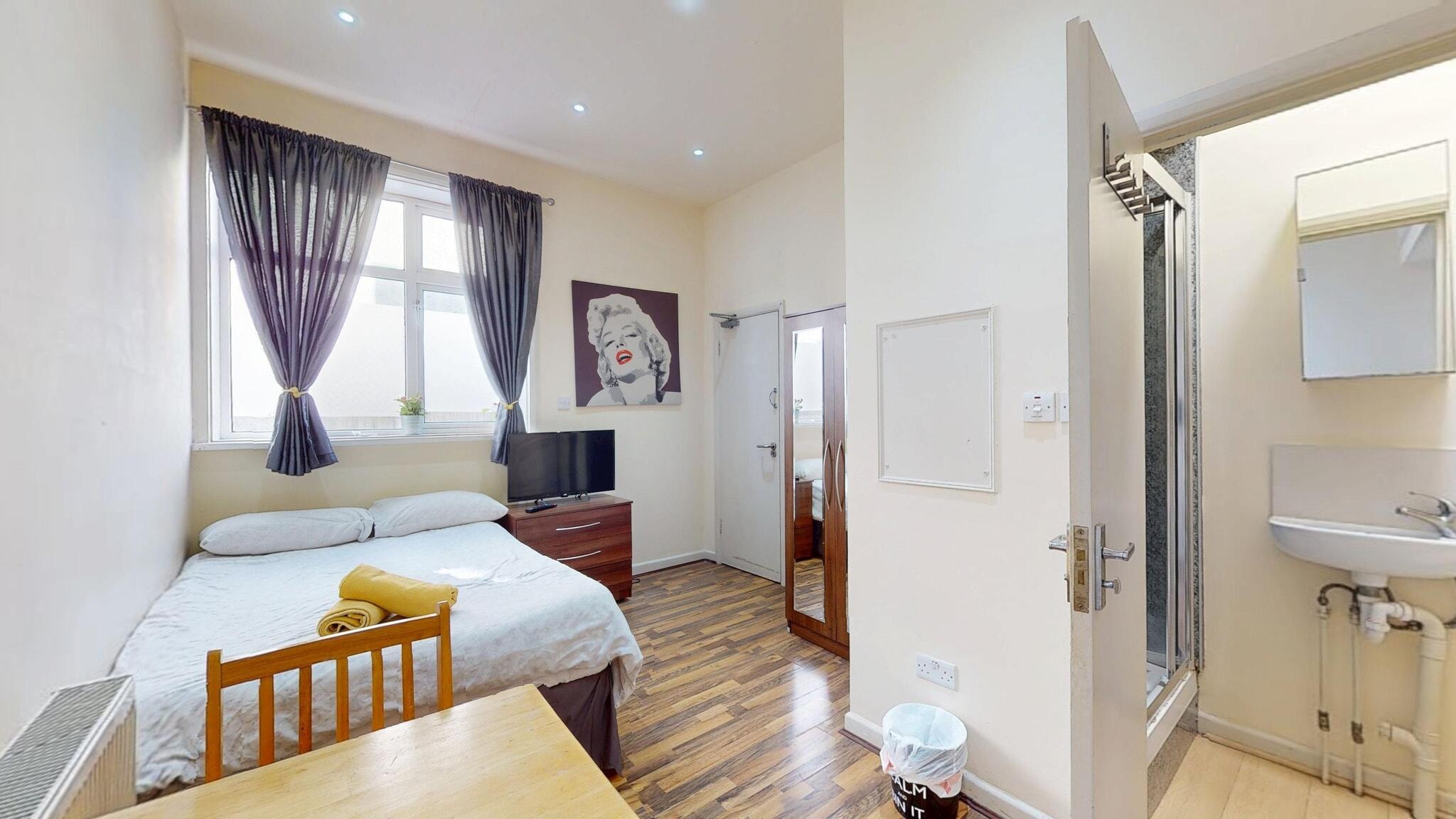 Bedroom